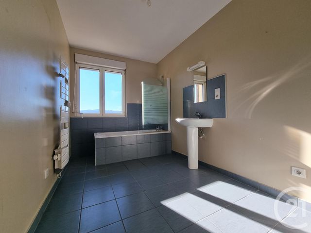 Afficher la photo en grand Appartement F4 à vendre - 4 pièces - 79.28 m2 - ST LAURENT EN GRANDVAUX - 39 - FRANCHE-COMTE - Century 21 Sanac Immobilier