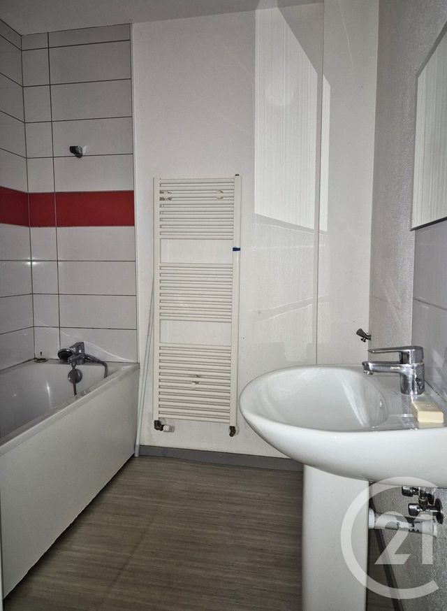 Appartement à louer - 4 pièces - 84.97 m2 - HAUTS DE BIENNE - 39 - FRANCHE-COMTE - Century 21 Sanac Immobilier