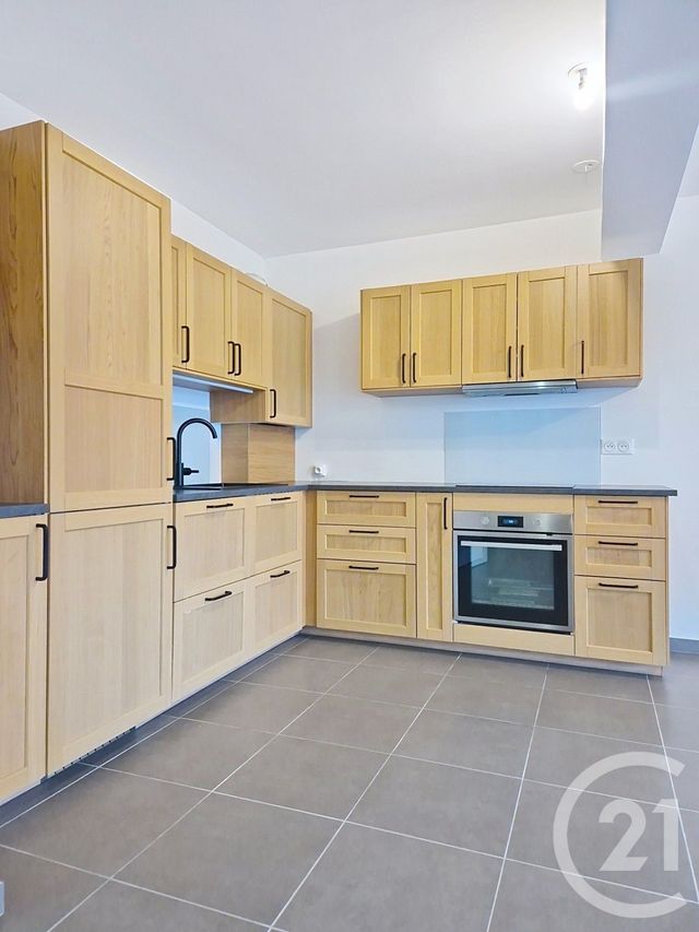 Appartement F4 à louer - 4 pièces - 90.11 m2 - LES ROUSSES - 39 - FRANCHE-COMTE - Century 21 Sanac Immobilier