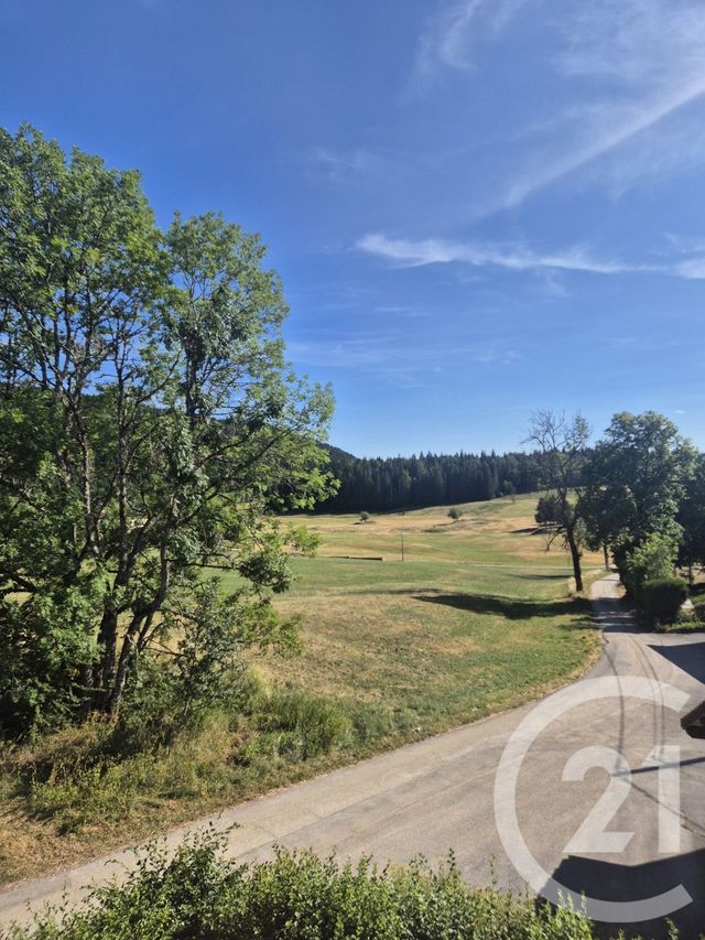 Appartement T2 à louer - 2 pièces - 34.74 m2 - MORBIER - 39 - FRANCHE-COMTE - Century 21 Sanac Immobilier