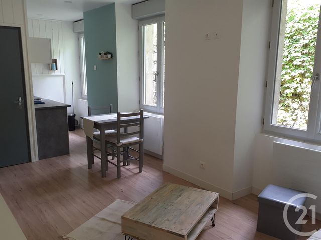 Afficher la photo en grand Studio à louer - 1 pièce - 19.49 m2 - HAUTS DE BIENNE - 39 - FRANCHE-COMTE - Century 21 Sanac Immobilier