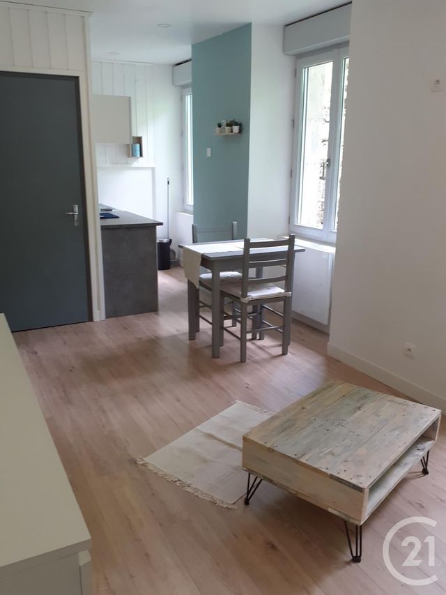 Afficher la photo en grand Studio à louer - 1 pièce - 19.49 m2 - HAUTS DE BIENNE - 39 - FRANCHE-COMTE - Century 21 Sanac Immobilier